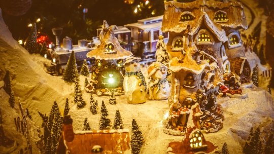 Bosrand Kerstdorp Sierlijk