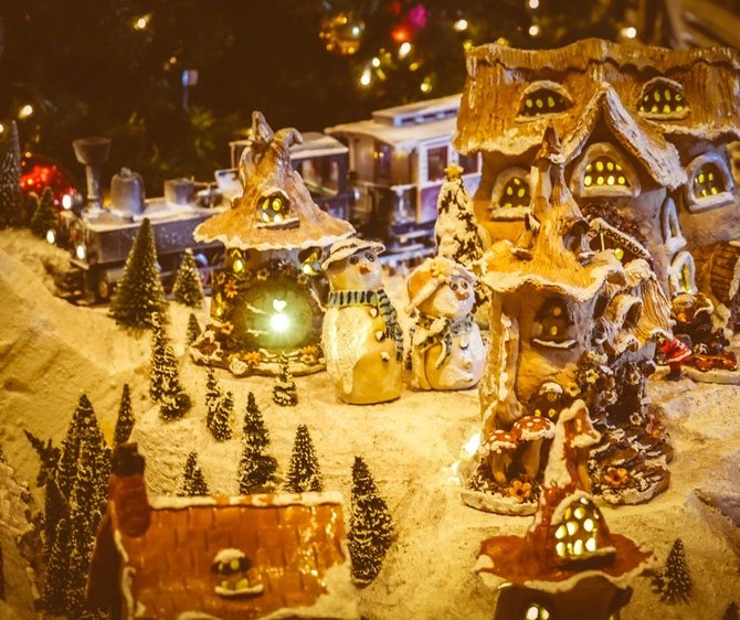Bosrand Kerstdorp Sierlijk